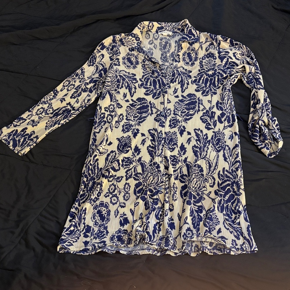 Floral Blue and White Women's Top